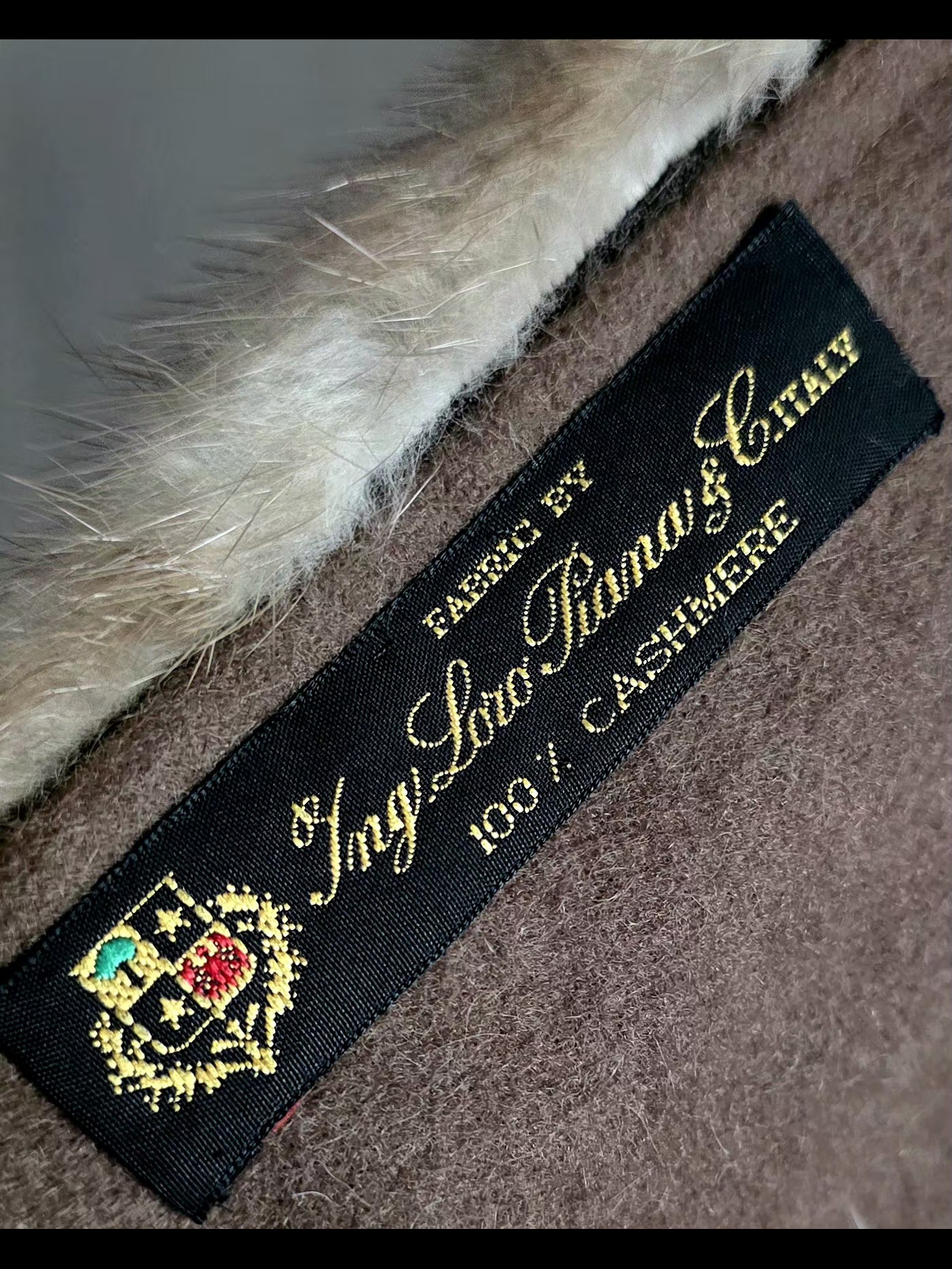 Vintage 100% Loro Piana Cashmere Shoulder Cape With Genuine Mink Trim — image 5 of 5